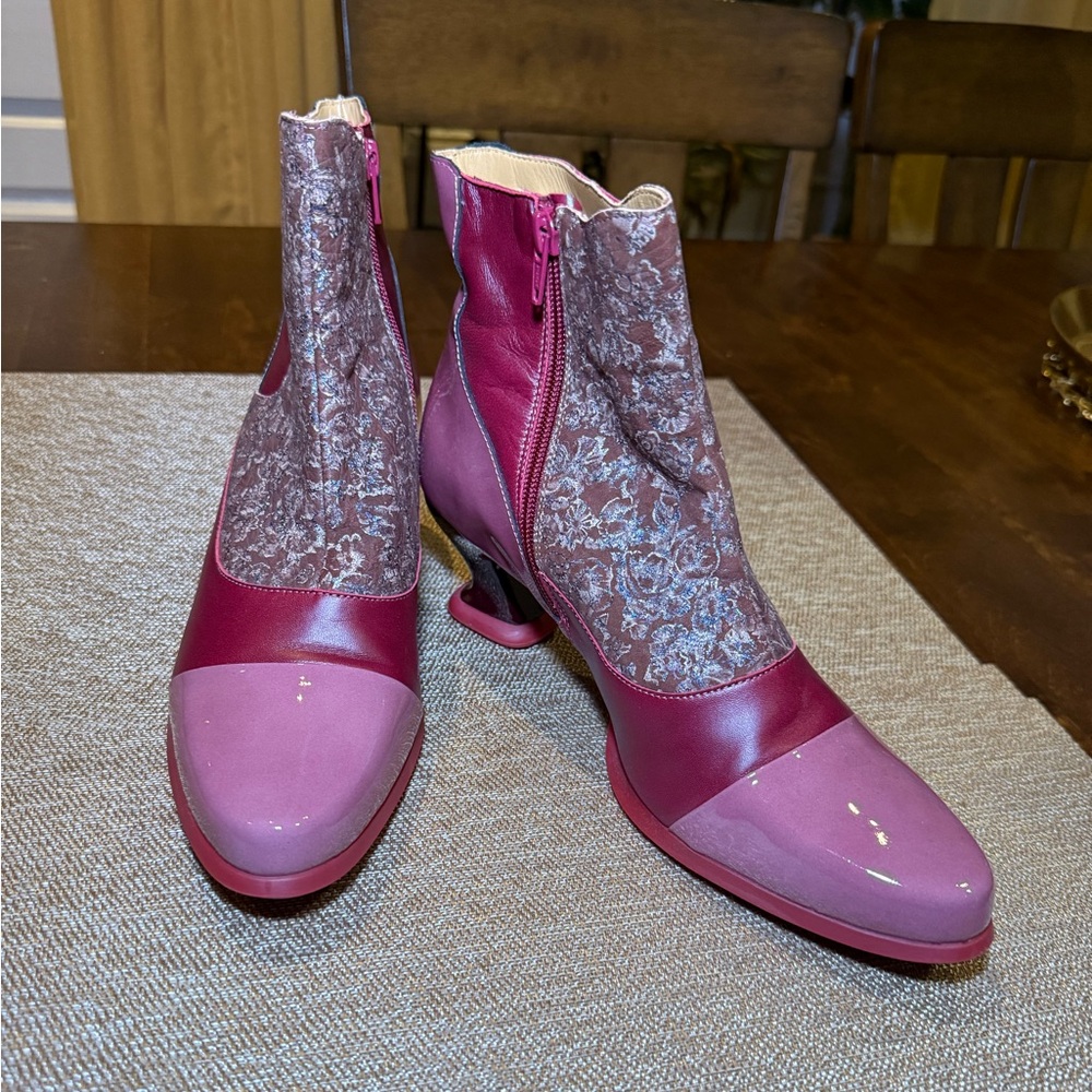 John Fluevog Savasana Floral Burgundy Heeled Ankle Boots Size 9.5